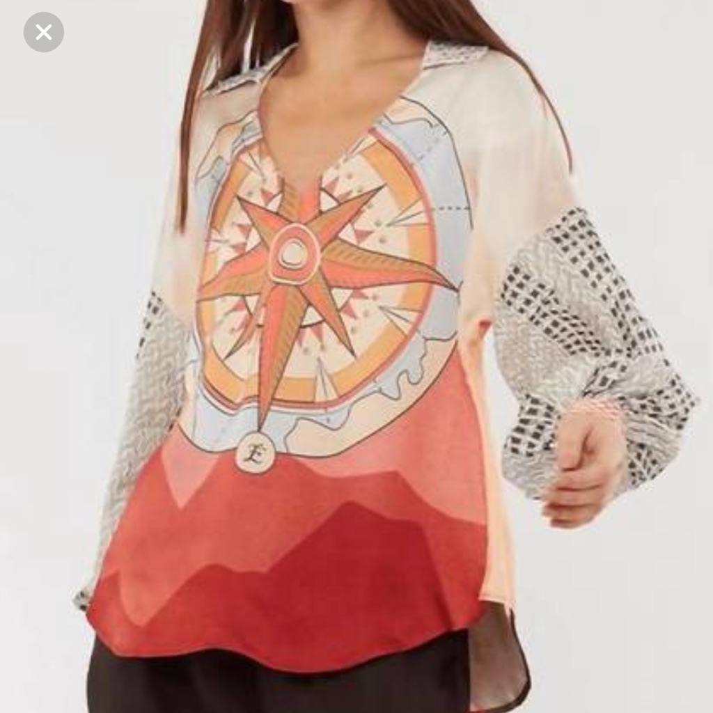 Me369 Boho Compass Print Long-Sleeve Womenâs Top Multicolor Has Very Minor Flaws